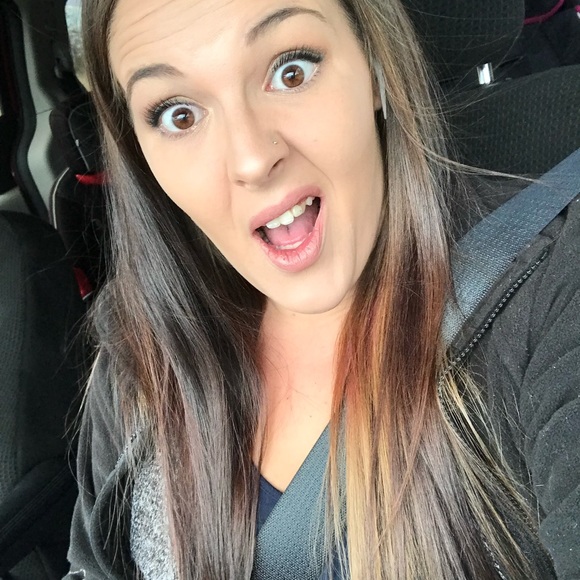 Ashlee ab me fam,donate to foster care,sleep&Posh! - Picture 3 of 8